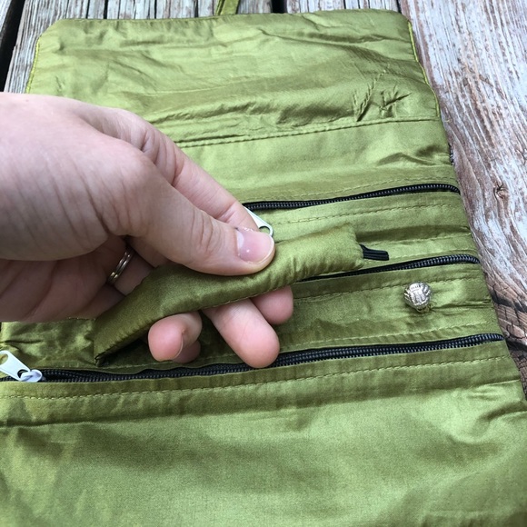 Makeup Bag 💄 - Picture 5 of 14